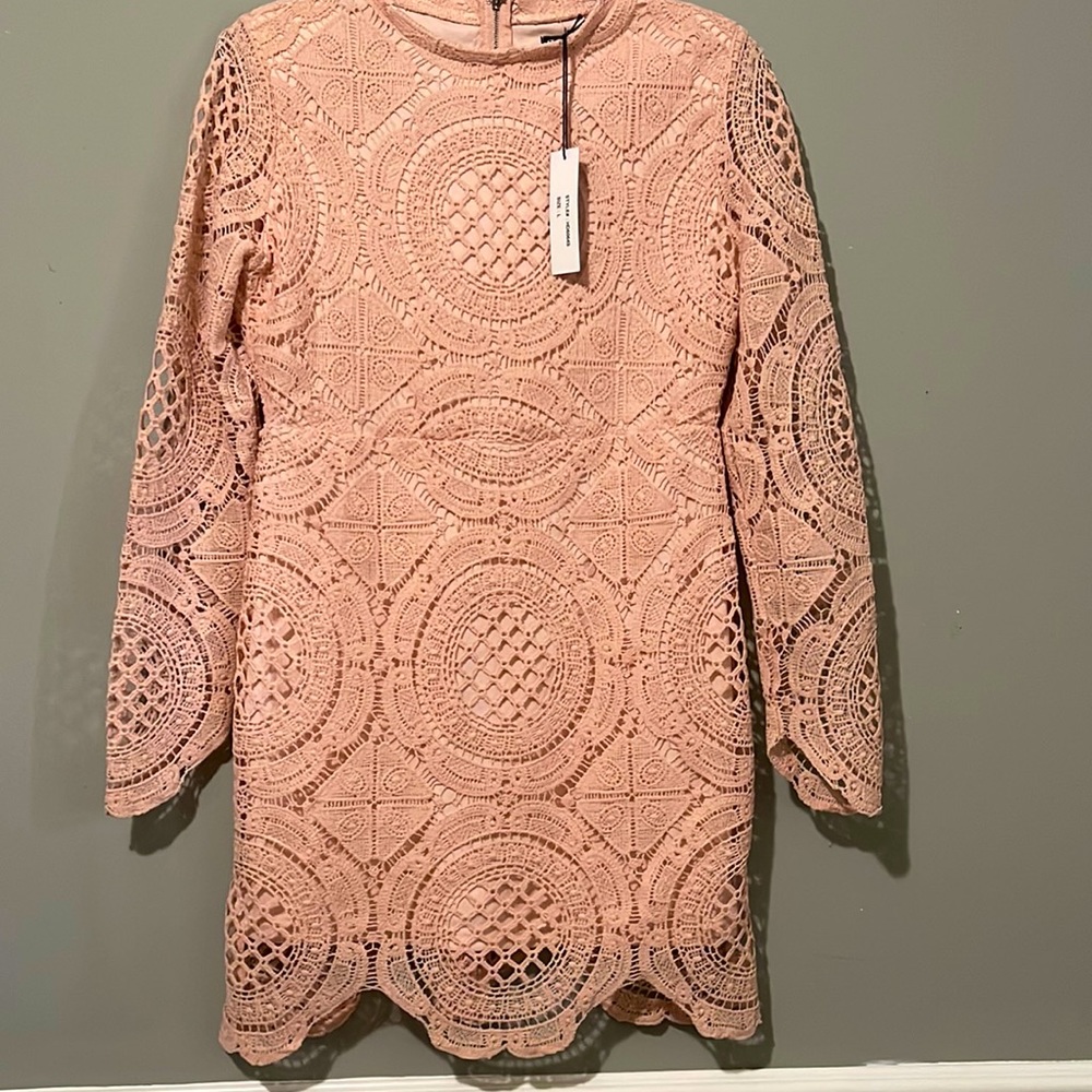 Boutique Shinestar blush mini dress crochet overlay sz large